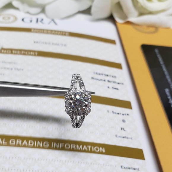 1 Carat Moissanite Ring with 925 Sterling Silver Band, D-FL - Picture 9 of 11